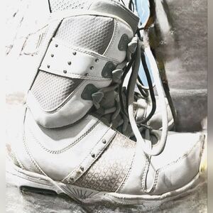 Burton Sapphire women's snowboard boots